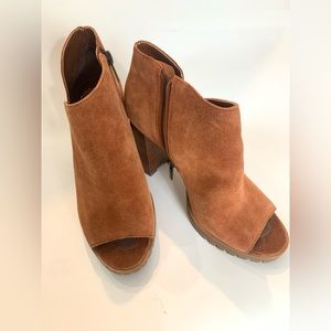 Vince Camuto open toed heels size 7.5